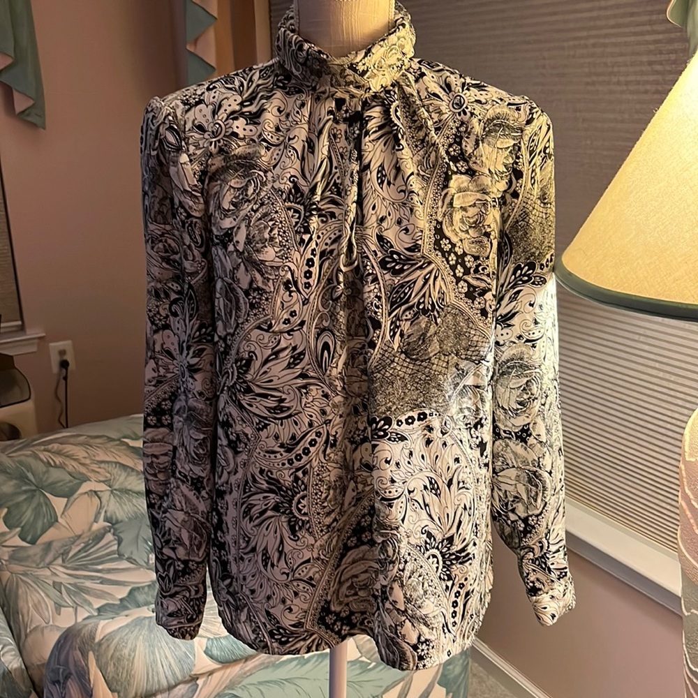 Vintage 80’s Floral Black/white Blouse, size 10.